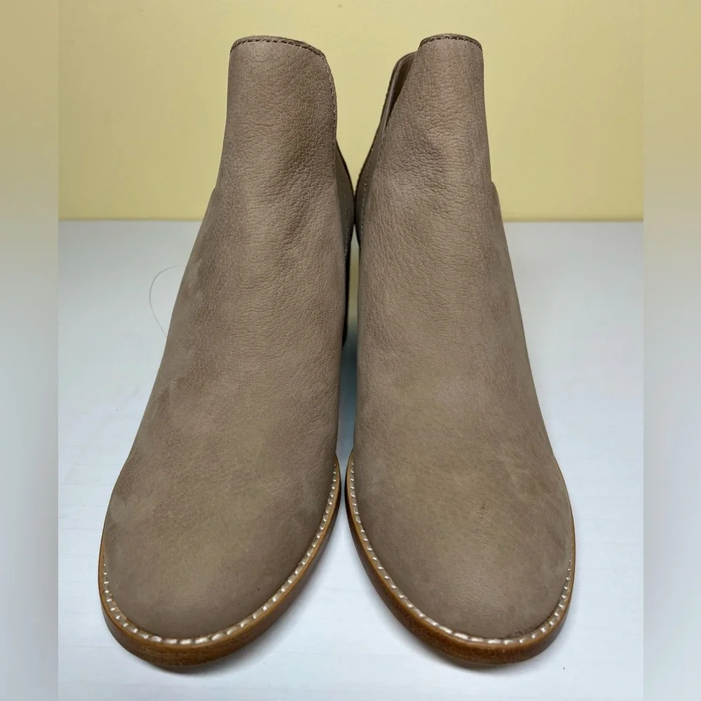 NWOT- Women’s Eileen Fisher “Bayo” Tumbled Nubuck Genuine Suede Boots -Tan -Sz 9